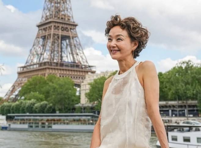 배우 배종옥이 과식 다음날 운동하는 모습을 공개했다. [사진=SNS]