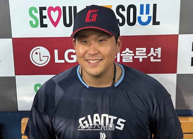 유강남이 경기 후 인터뷰에 임하고 있다. 잠실 | 박연준 기자 duswns0628@sportsseoul.com