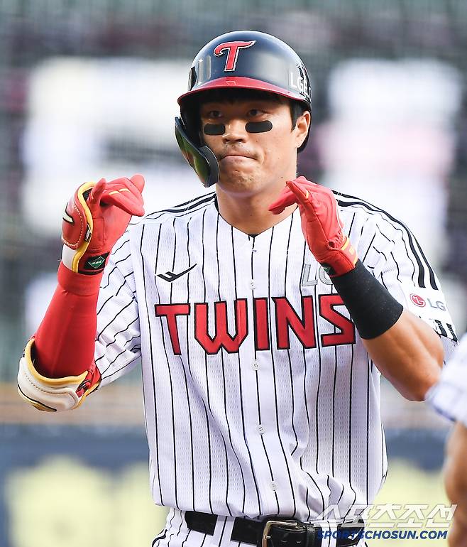 9일 서울 잠실구장에서 열린 키움-LG전. 1회말 1사 천성호가 안타를 친 후 기뻐하고 있다. 잠실=정재근 기자 cjg@sportschosun.com/2025.7.9/