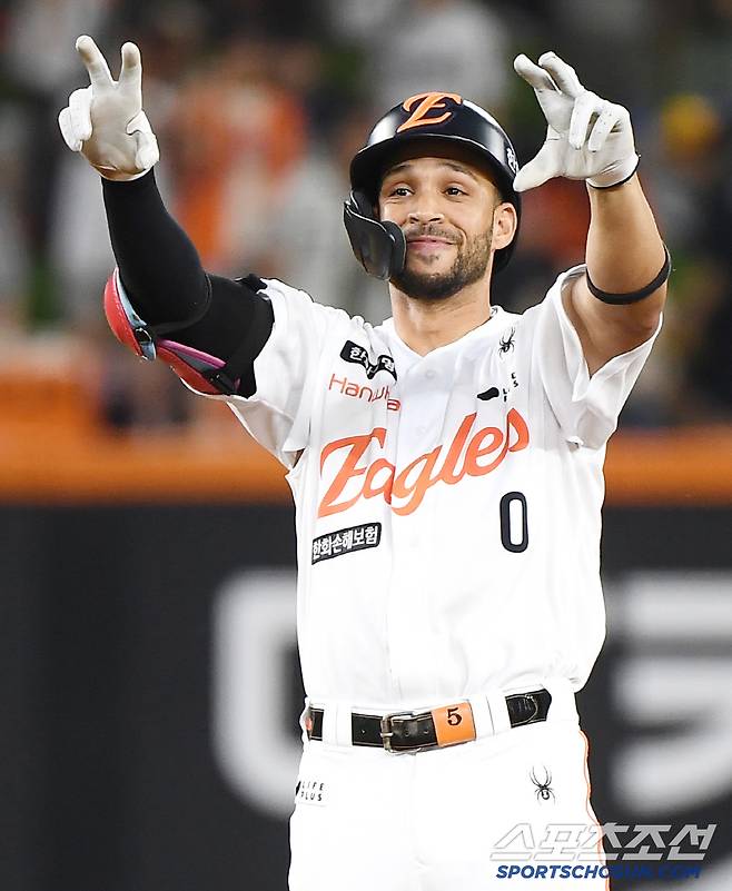 3일 대전 한화생명볼파크에서 열린 NC-한화전. 6회말 무사 리베라토가 2루타를 친 후 기뻐하고 있다. 대전=정재근 기자 cjg@sportschosun.com/2025.7.3/