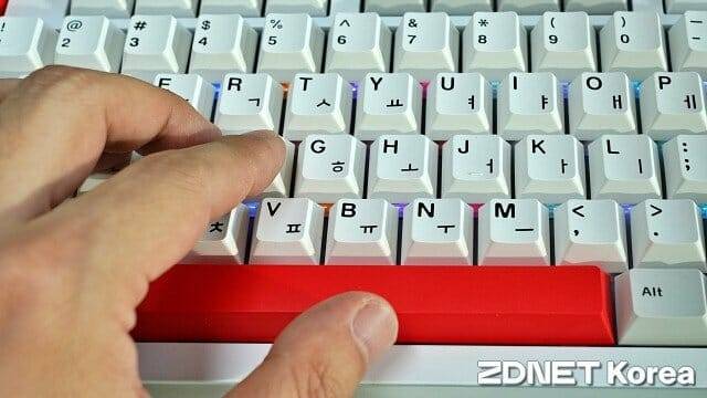 HMX 선셋 스위치 적용 제품은 키 작동시 소음을 최소화했다. (사진=지디넷코리아)