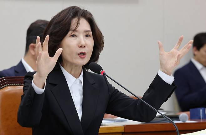 이진숙 사회부총리 겸 교육부 장관 후보자가 16일 서울 여의도 국회 교육위원회에서 열린 인사청문회에서 의원 질의에 답하고 있다./남강호 기자