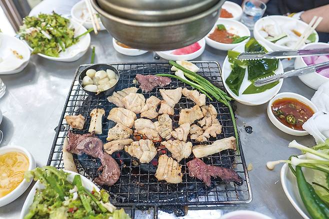 푸짐한 양곱창 한 판