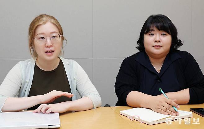 소아청소년과 사직 전공의 최윤영 씨(왼쪽)와 김서연 씨는 15일 서울 종로구 동아일보에서 진행한 인터뷰에서 “소아 의료 붕괴를 막으려면 의료사고 소송 리스크를 줄이고, 파격적인 수가 인상이 필요하다”고 강조했다. 전영한 기자 scoopjyh@donga.com