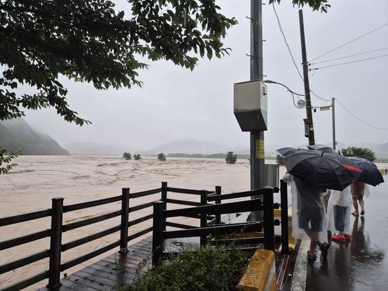 집중 호우가 발생한 지난 19일 경남 산청군 신안면 하정리 원지마을 고수부지 모습. 안대훈 기자