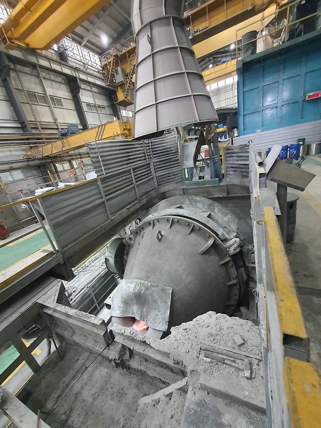 AOD 설비 쇳물(용강)을 고청정 용강으로 정련하는 시스템. 서산=윤현주 기자