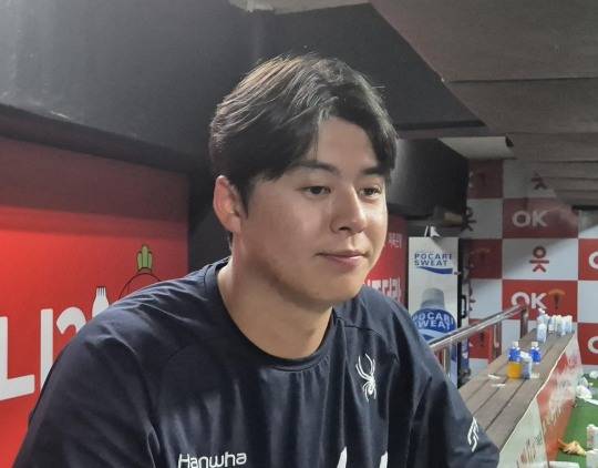 인터뷰하는 한화 이글스 노시환. 사진[연합뉴스]