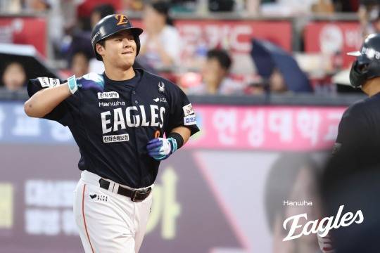 19일 kt전에서 결승 홈런 친 노시환. 사진[연합뉴스]
