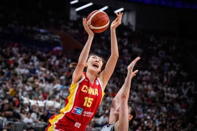 한쉬는 “우리 모두 최선을 다했다. 이 경기를 정말 이기고 싶었다. 비록 졌지만 모두가 마음 아파하고 있다. 수비가 부족했다. 일본의 3점슛, 그리고 리바운드에 당했다. 이 부분은 치명적이었다”고 이야기했다. 사진=FIBA 제공