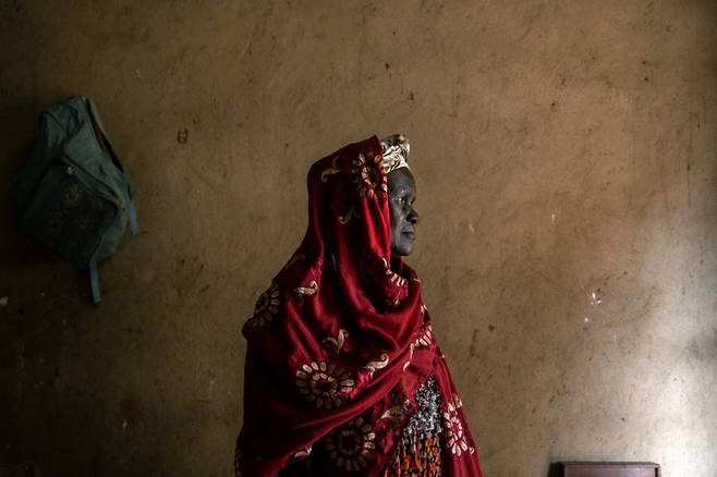 2021년 코트디부아르 볼레의 한 모스크에서 기도하던 중 지하디스트의 공격에서 살아남은 마카무사 와타라. /사진=Arlette Bashizi/New York Times