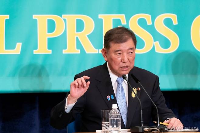 (도쿄 로이터=뉴스1) 김지완 기자 = 2일 이시바 시게루 일본 총리가 도쿄 일본기자클럽에서 열린 8개 정당 대표 토론회에 참석하고 있다. 2025.07.02  ⓒ 로이터=뉴스1  Copyright (C) 뉴스1. All rights reserved. 무단 전재 및 재배포,  AI학습 이용 금지. /사진=(도쿄 로이터=뉴스1) 김지완 기자