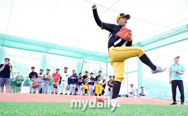 2025년 7월 20일 강원도 횡성베이스볼파크에서 '제2회 마이데일리배 전국유소년야구대회'가 열렸다. 스피드킹 콘테스트에서 준우승한 최현성(남양주 야놀)이 투구하고 있다./횡성베이스볼테마파크=유진형 기자