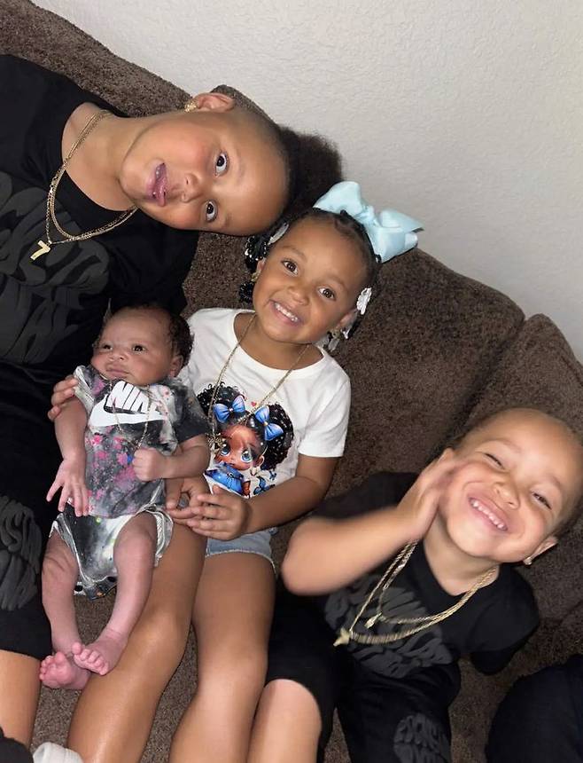 [서울=뉴시스] 미국서 서로 다른 해에 태어난 4남매가 모두 7월 7일에 자연분만으로 태어난 사연이 알려져 화제를 모으고 있다. (사진 = 인스타그램 캡처) 2025.07.20. *재판매 및 DB 금지