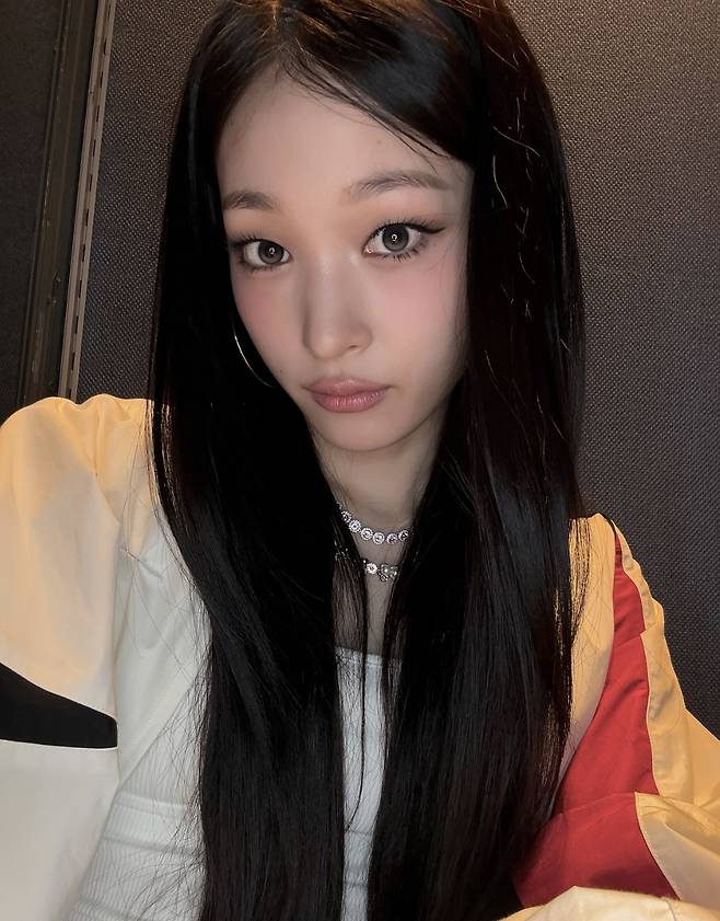 '신세계 재벌 3세' 애니, 본인 이름 새겨진 메뉴 인증샷..새초롬 셀카까지[스타IN★]