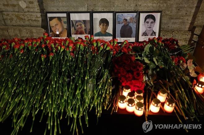 아제르바이잔 여객기 사고 희생자들의 모습 [EPA=연합뉴스. 재판매 및 DB금지]