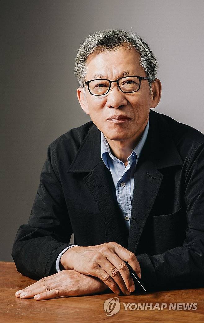 이재명 대통령, 국립중앙박물관장에 유홍준 석좌교수 임명 (서울=연합뉴스) 대통령실은 20일 이재명 대통령이 국립중앙박물관 관장에 유홍준 명지대 미술사학과 석좌교수를 임명했다고 전했다. 2025.7.20 [대통령실 제공. 재판매 및 DB 금지] photo@yna.co.kr