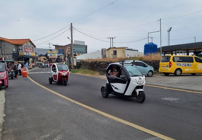 우도에서 운행 중인 전기삼륜차. 사진은 기사와 관계 없음.