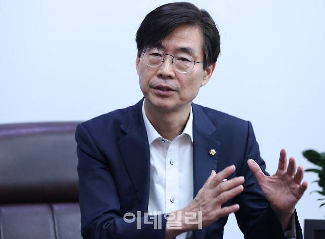 [이데일리 노진환 기자] 조경태 국민의힘 의원이 16일 서울 여의도 국회 의원회관에서 이데일리와 인터뷰를 하고 있다.