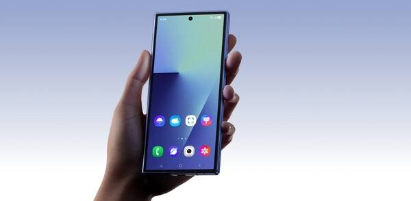 - 폴더블폰 역대 최고의 평가를 받고 있는 갤럭시 Z 폴드7