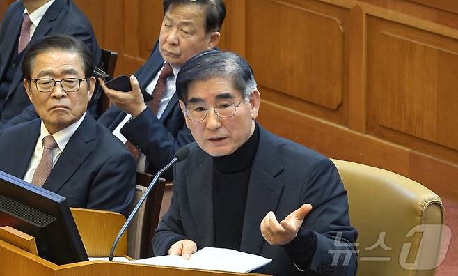 김용현 전 국방부 장관이 23일 오후 서울 종로구 헌법재판소에서 열린 윤석열 대통령 탄핵심판 4차변론에 증인으로 출석해 발언하고 있다. (헌법재판소 제공) 2025.1.23/뉴스1