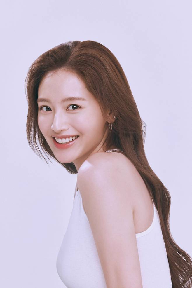 김재경, 새 프로필 공개 (제공: 나무엑터스)