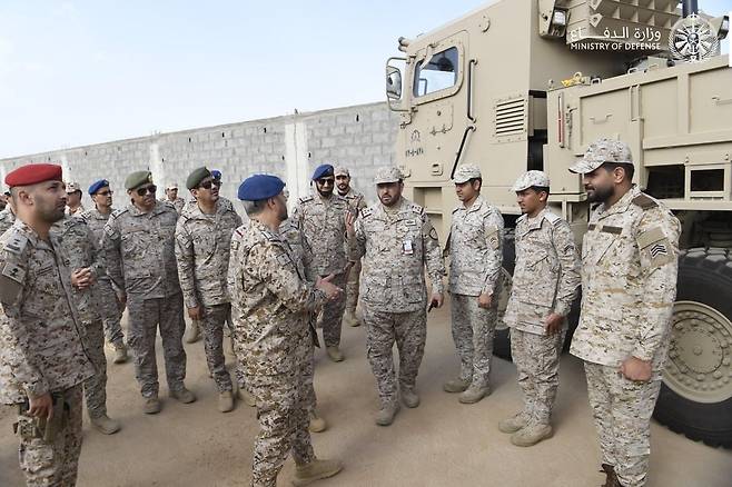 사우디아라비아 국방부가 2023년 공개한 사진 속 천무 다연장로켓./사우디 국방부 트위터 계정 캡처