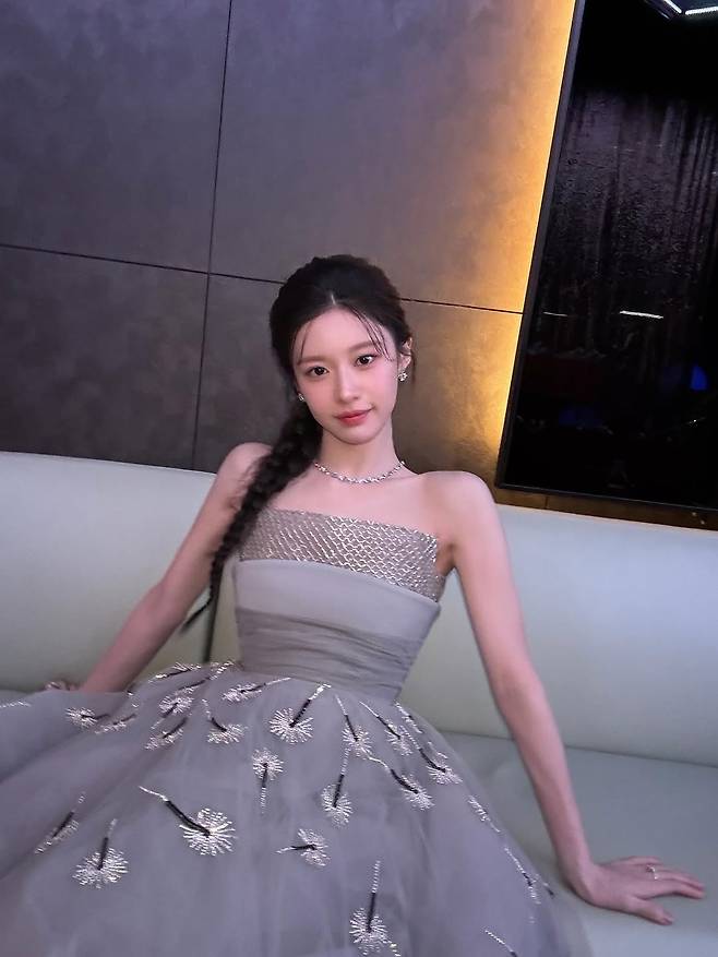 고윤정 청룡어워즈 드레스