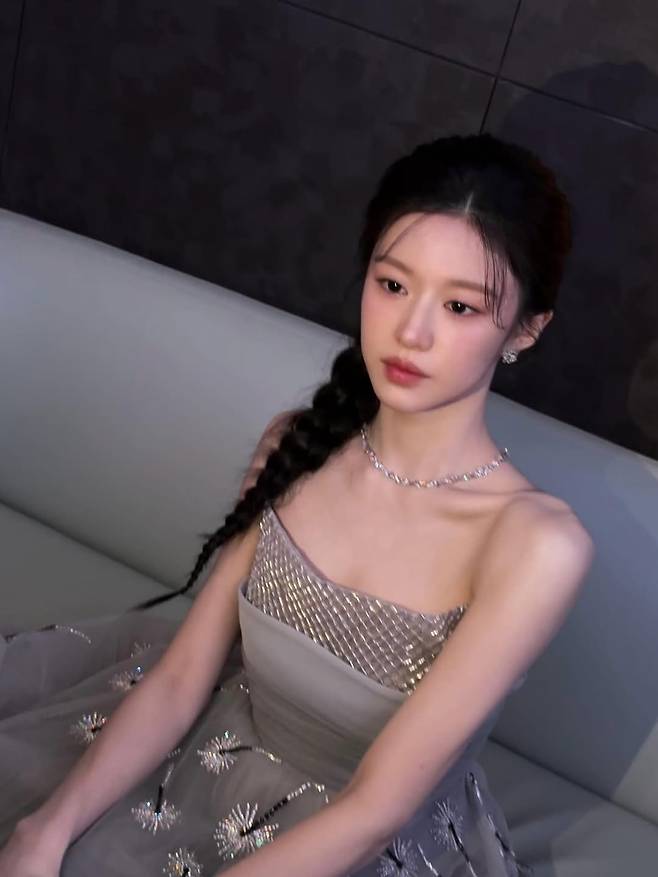 고윤정 청룡어워즈 드레스