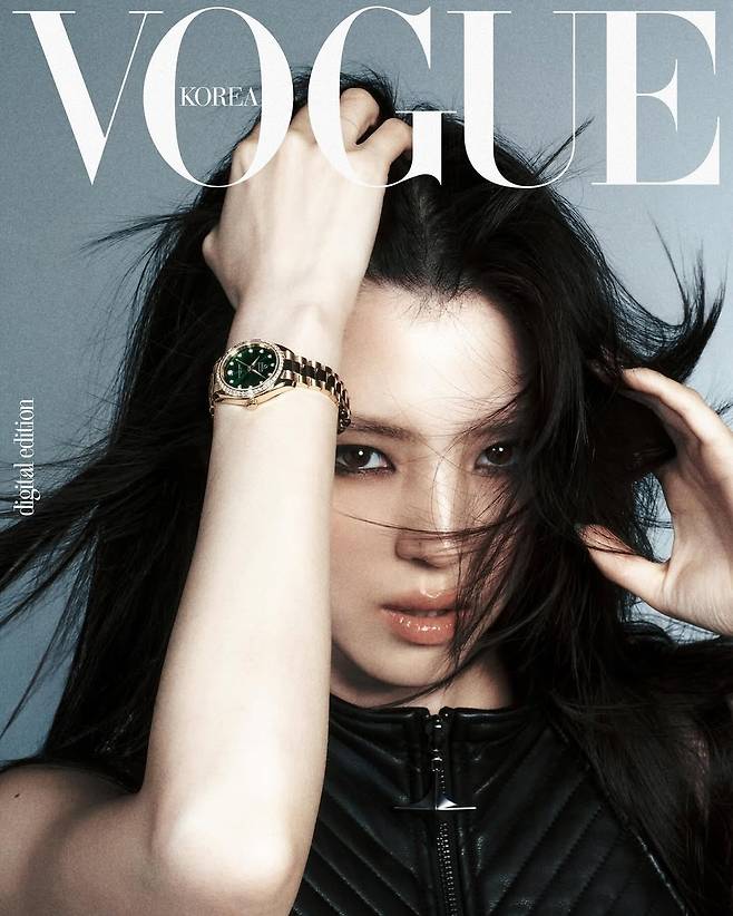 한소희 X 오메가 보그 디지털 커버 화보