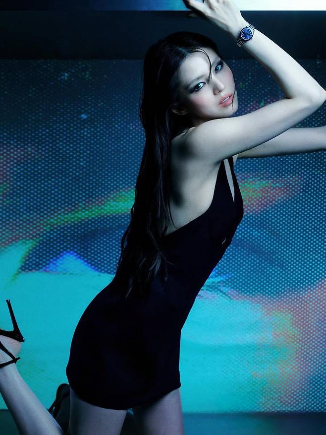 한소희 X 오메가 보그 디지털 커버 화보