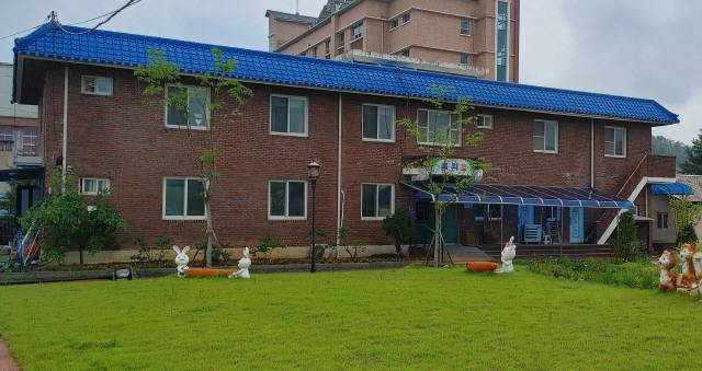 ▲ 폐원을 앞두고 있는 아동·청소년 보육시설 화천 풍익홈의 전경