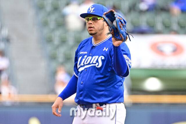 1일 서울 잠실야구장에서 열린 '2025 신한 SOL BANK KBO리그' 삼성 라이온즈와 두산 베어스 경기. 삼성 후라도가 선발투수로 나왔다./마이데일리