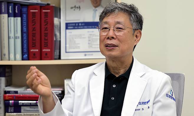 고용 더자인병원 원장은 17일 세계일보와의 인터뷰에서 “두통의 원인은 다양하지만 일부는 약물이 듣지 않아 환자들이 극심한 고통에 시달린다”며 “이 중 난치성 편두통·후두부 두통의 경우 신경절감압술로 그 원인을 제거할 수 있다”고 말했다. 이재문 기자