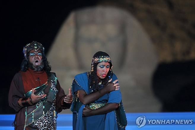 스핑크스 앞에서 펼쳐진 아이다 공연 [EPA 연합뉴스 자료사진. 재판매 및 DB 금지]