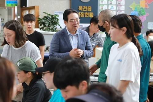 소비쿠폰 발급 안내하는 황규철 옥천군수 [옥천군 제공. 재판매 및 DB금지]