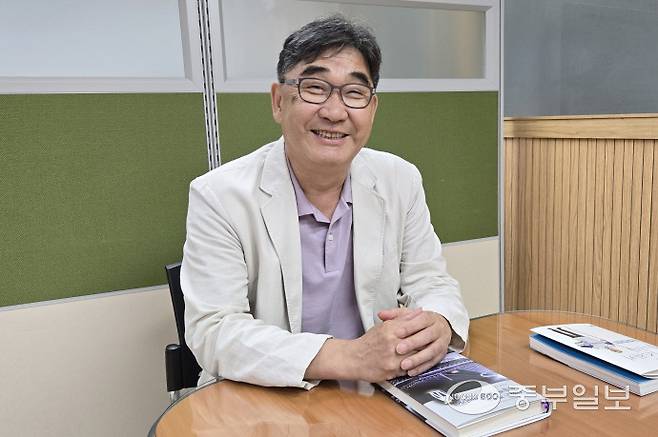 백성일 의정부시 체육정책자문관이 중부일보와 인터뷰를 하고 있다. 사진=박홍기기자