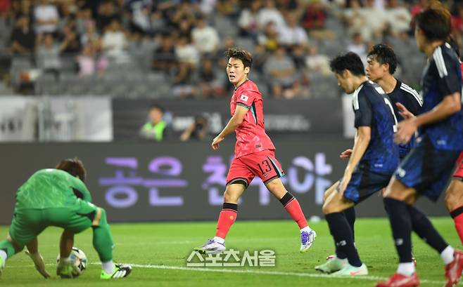 강상윤이 15일 용인 미르스타디움에서 열린 2025 동아시아축구연맹(EAFF) E-1 챔피언십(동아시안컵) 일본과 경기에서 공격이 막히자 아쉬워하고 있다.  2025. 7. 15. 용인 | 최승섭기자 thunder@sportsseoul.com