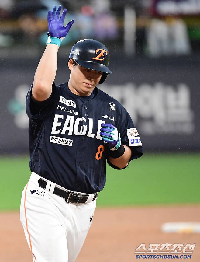 19일 수원 케이티위즈파크에서 열린 KT와 한화의 경기. 5회초 KT 우규민 상대 솔로홈런을 날린 한화 노시환. 수원=송정헌 기자songs@sportschosun.com/2025.07.19/