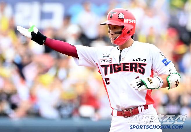 7일 광주KIA챔피언스필드에서 열린 한화와 KIA의 경기, 3회말 KIA 박찬호가 2루타를 치고 환호하고 있다. 광주=허상욱 기자wook@sportschosun.com/2025.06.07/