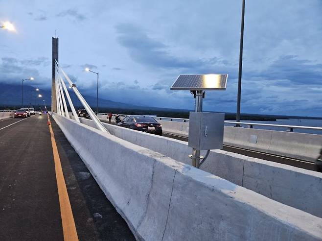 필리핀 팡길만 교량(Panguil Bay Bridge)에  계측시스템이 설치돼 시범운영되고 있다. 한국건설기술연구원 제공