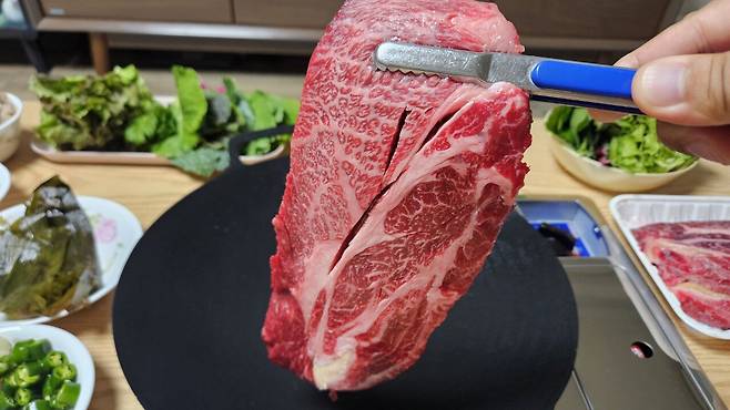 20250721_212156.jpg 저녁 손주 생일이라고 오마니가 사준 한우