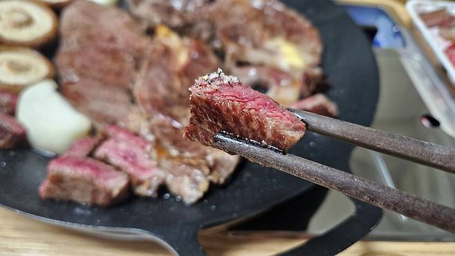 20250721_213109.jpg 저녁 손주 생일이라고 오마니가 사준 한우