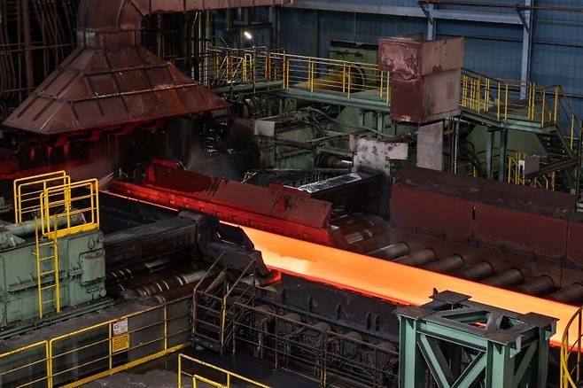 포스코 광양제철소 후판공장의 고망간(Mn)강 생산공정의 모습. 뉴시스