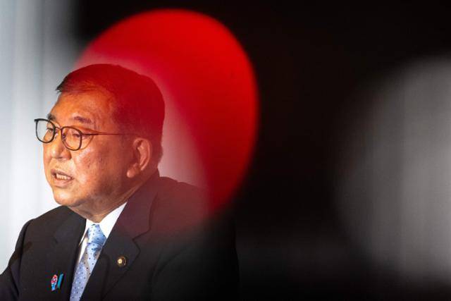 이시바 시게루 일본 총리가 지난 21일 도쿄 자민당 당사에서 열린 기자회견에서 발언하고 있다. 도쿄=AFP 연합뉴스