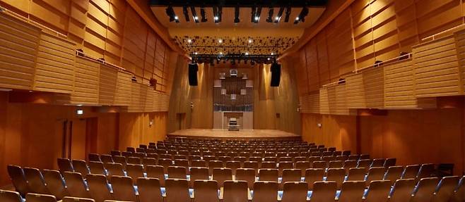 엘림아트센터의 공연장, '엘림홀' 전경 / 사진출처. © ELIMARTCENTER