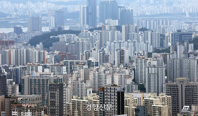 지난달 29일 서울 남산 간이전망대에서 바라본 마포구 일대 아파트 단지. 서성일 선임기자