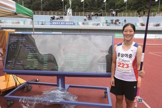 박혜린, 여자 창던지기 한국 중학생 신기록. 사진[연합뉴스]