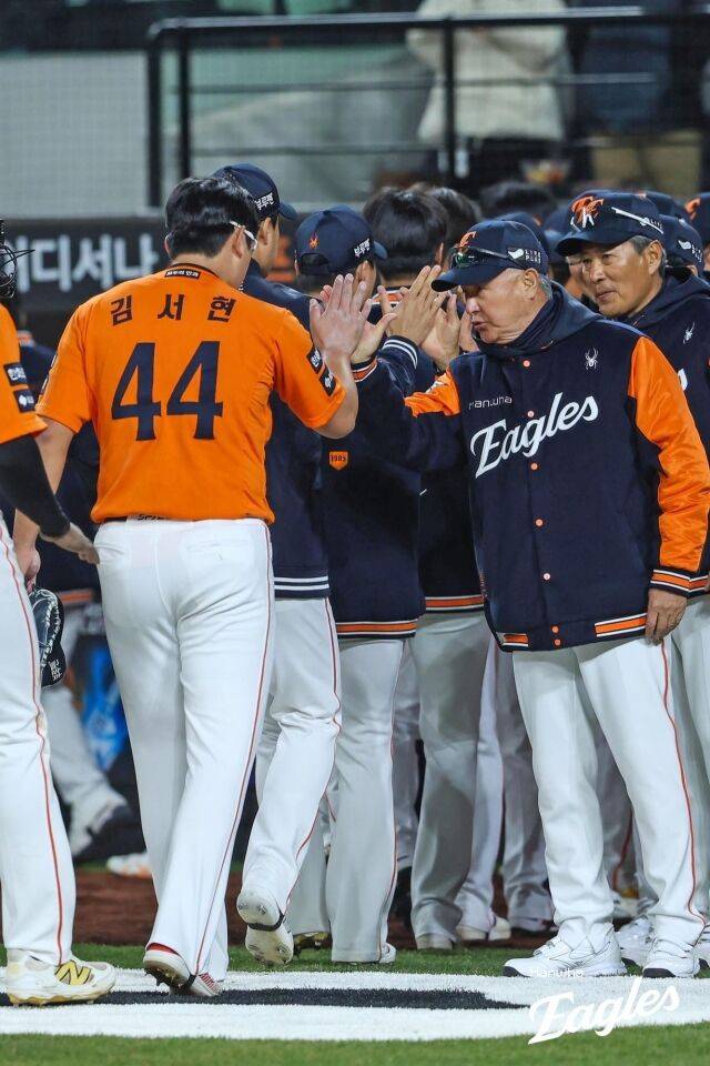 김서현과 김경문 감독./한화 이글스
