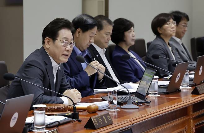 이재명 대통령이 22일 서울 용산 대통령실 청사에서 열린 국무회의를 주재하고 있다. [연합]