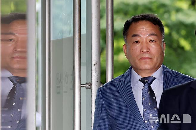 [서울=뉴시스] 조성우 기자 = 김계환 전 해병대 사령관이 17일 오전 서울 서초구 순직 해병 특별검사팀 사무실로 출석하고 있다. 2025.07.17. xconfind@newsis.com
